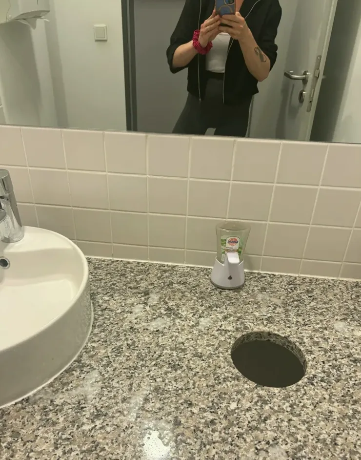 Helena, 39