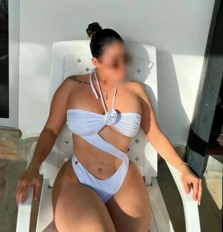 Mira, 28