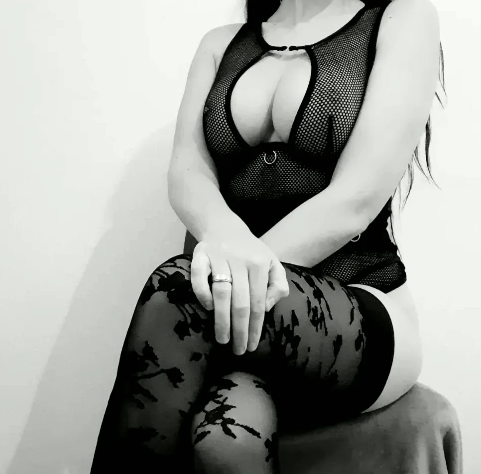 Romy, 34
