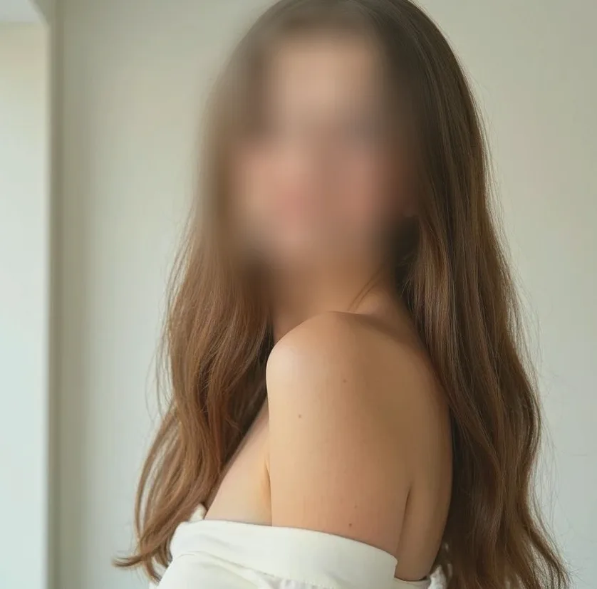 Simone, 26